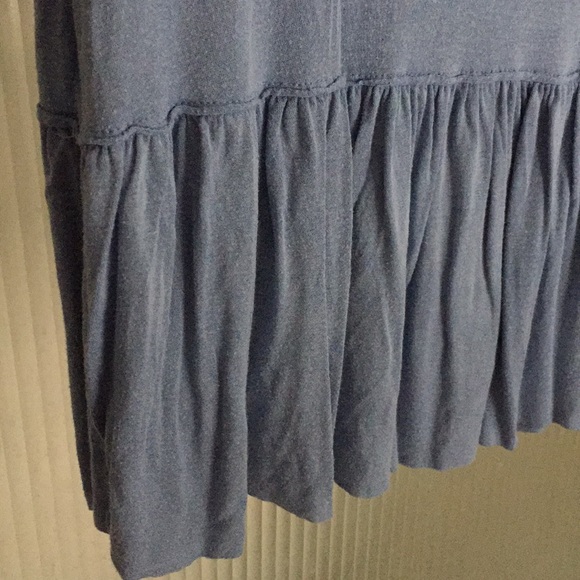 💙 Blue Ruffle Top 💙 - Picture 2 of 4